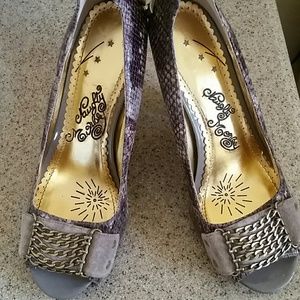 💎💎💎NAUGHTY MONKEY Faux Snakeskin Peep Heels Sz. 91/2